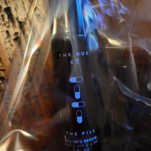 SOLD The Pill All in 1 Serum - Picture 2 of 2